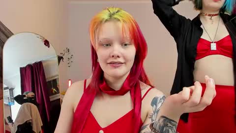 Snapshot of sova_energy chatting on February 17, 4:46 pm Leah online show from February 17, 4:46 pm