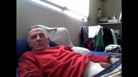 Snapshot of sox1957 chatting on December 1, 5:40 pm sox1957 online show from December 1, 5:40 pm