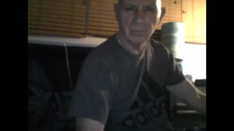 Snapshot of sox1957 chatting on December 5, 12:08 am sox1957 online show from December 5, 12:08 am