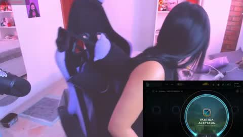 Lili online show from June 22, 3:31 pm