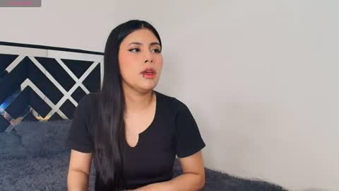 Snapshot of soy_camila01 chatting on June 18, 8:58 am soy_camila01 online show from June 18, 8:58 am
