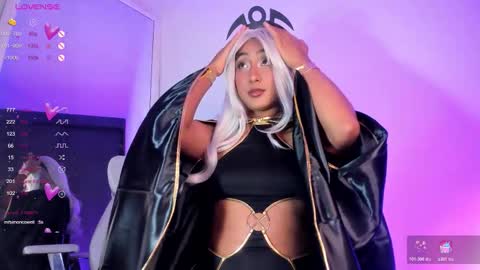 Juliana online show from October 31, 11:39 pm