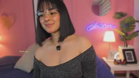 Snapshot of soysaraa_ chatting on May 2, 4:50 am Aleja online show from May 2, 4:50 am