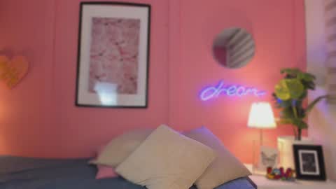 Snapshot of soysaraa_ chatting on June 12, 5:06 am Aleja online show from June 12, 5:06 am