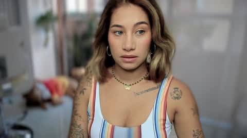 Snapshot of soytulu_ chatting on January 8, 12:37 pm brisa s online show from January 8, 12:37 pm