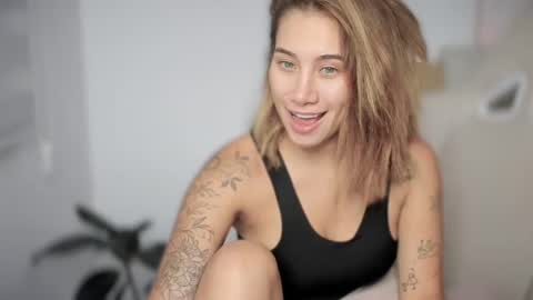 Snapshot of soytulu_ chatting on February 15, 3:31 am brisa s online show from February 15, 3:31 am