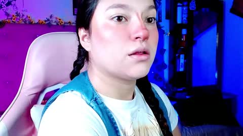 Snapshot of soyyuky chatting on February 7, 7:49 pm Y U K Y online show from February 7, 7:49 pm