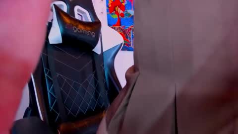 Snapshot of space__kittyy chatting on October 29, 3:09 am Val online show from October 29, 3:09 am