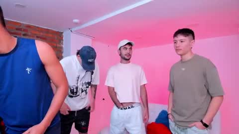 Gabo Lucas and Justin online show from August 1, 2:33 am