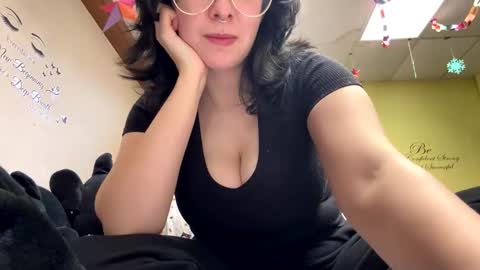 Snapshot of spaceyyybaby chatting on January 11, 8:14 pm Saturn online show from January 11, 8:14 pm