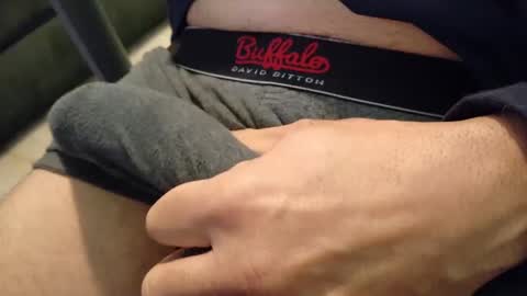 Snapshot of sparklenuts17 chatting on December 2, 2:52 pm sparklenuts17 online show from December 2, 2:52 pm