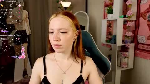 Snapshot of sparky_fox chatting on March 17, 12:37 am Nika online show from March 17, 12:37 am