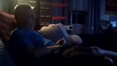 Snapshot of sparkyspeedway chatting on September 17, 1:40 am sparkyspeedway online show from September 17, 1:40 am