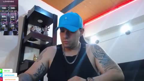 Snapshot of spartacus_cam chatting on December 7, 5:26 am online show from December 7, 5:26 am