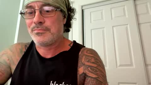 specter1972 online show from December 21, 7:10 pm