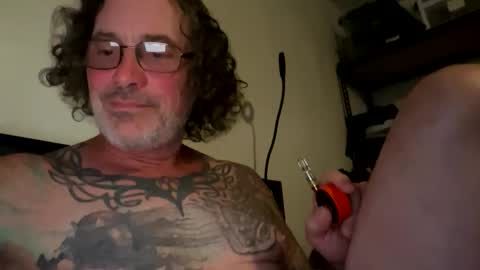 specter1972 online show from May 18, 11:32 pm