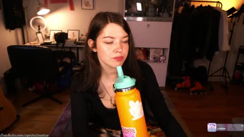 Snapshot of spectralmatter chatting on March 21, 8:34 pm m online show from March 21, 8:34 pm