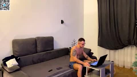 Alex online show from February 4, 7:09 pm