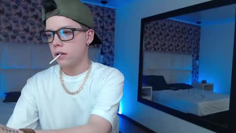 spencerm_ online show from October 20, 7:47 pm