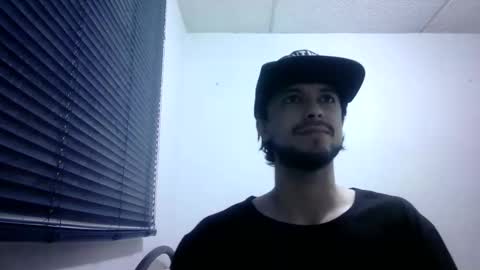 sperm_donor94 online show from March 14, 10:48 pm