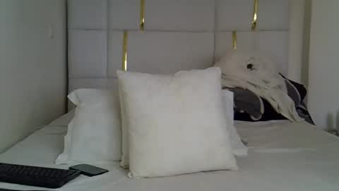 Snapshot of spice_lovy chatting on May 19, 10:32 am blackqueen online show from May 19, 10:32 am