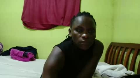 Snapshot of spicy_bella69 chatting on May 16, 7:34 pm spicy_bella69 online show from May 16, 7:34 pm