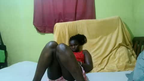 Snapshot of spicy_bella69 chatting on May 19, 6:31 am spicy_bella69 online show from May 19, 6:31 am