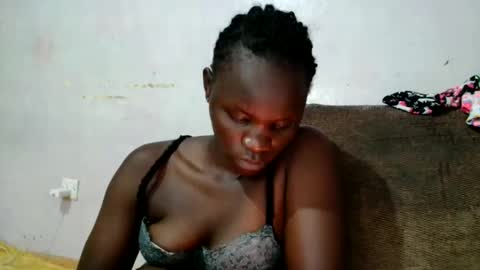 Snapshot of spicy_bella69 chatting on May 20, 7:03 am spicy_bella69 online show from May 20, 7:03 am