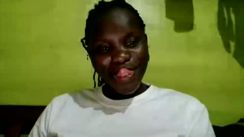 Snapshot of spicy_bella69 chatting on June 1, 9:00 am spicy_bella69 online show from June 1, 9:00 am