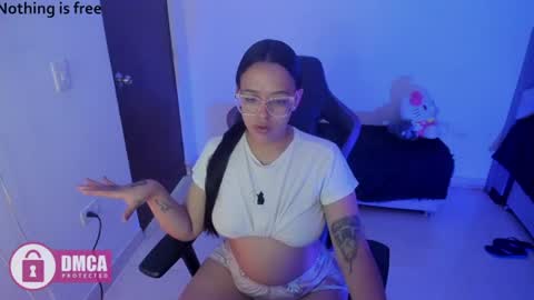 Snapshot of spicydollx_1 chatting on June 15, 4:31 pm Geraldin online show from June 15, 4:31 pm