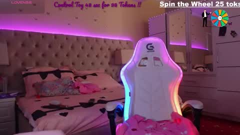 Alicia online show from October 19, 8:15 am