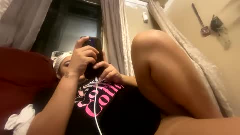 Snapshot of spicymami29 chatting on September 27, 8:41 am spicymami29 online show from September 27, 8:41 am