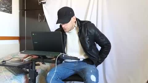 Snapshot of spider_0090 chatting on February 7, 8:55 am Marco. When Im offline you can view premium content in bio online show from February 7, 8:55 am