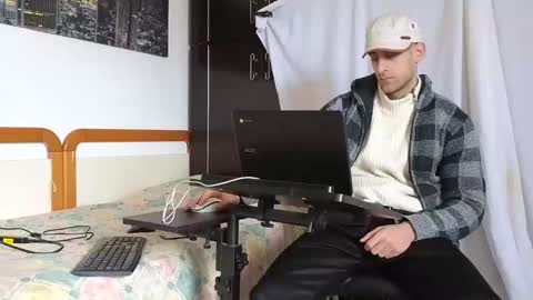 Snapshot of spider_0090 chatting on February 8, 8:52 am Marco. When Im offline you can view premium content in bio online show from February 8, 8:52 am