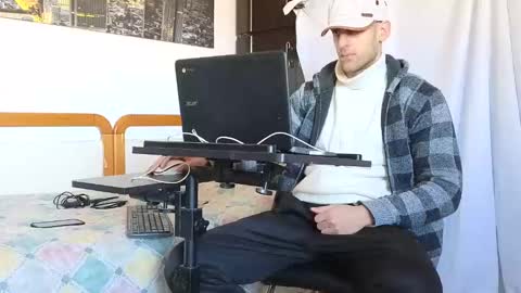 Snapshot of spider_0090 chatting on February 10, 8:09 am Marco. When Im offline you can view premium content in bio online show from February 10, 8:09 am