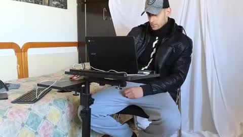 Snapshot of spider_0090 chatting on February 13, 9:30 am Marco. When Im offline you can view premium content in bio online show from February 13, 9:30 am