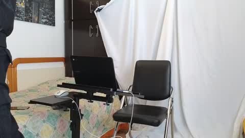 Snapshot of spider_0090 chatting on February 21, 9:02 am Marco. When Im offline you can view premium content in bio online show from February 21, 9:02 am