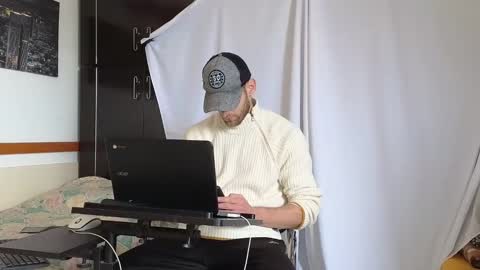 Snapshot of spider_0090 chatting on February 24, 8:06 am Marco. When Im offline you can view premium content in bio online show from February 24, 8:06 am