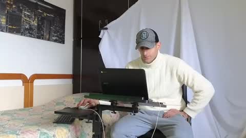 Snapshot of spider_0090 chatting on February 25, 10:58 am Marco. When Im offline you can view premium content in bio online show from February 25, 10:58 am