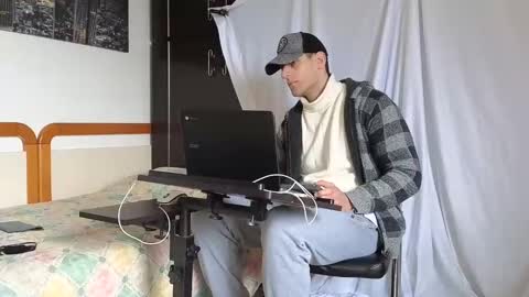 Snapshot of spider_0090 chatting on February 26, 10:15 am Marco. When Im offline you can view premium content in bio online show from February 26, 10:15 am