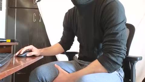 Marco. When Im offline you can view premium content in bio online show from November 8, 9:31 am