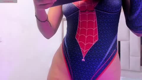 Snapshot of spider_webbed chatting on May 25, 11:49 am Spider online show from May 25, 11:49 am