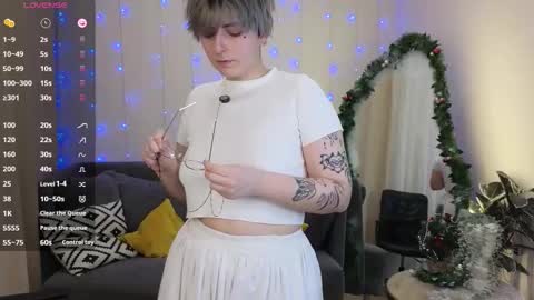 spiderarti online show from December 15, 9:30 pm