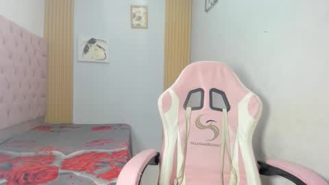 Snapshot of spiderdann_01 chatting on March 9, 1:42 am spiderdann_01 online show from March 9, 1:42 am