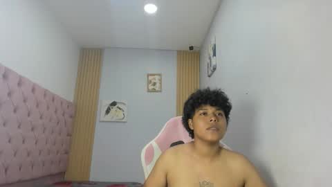 Snapshot of spiderdann_01 chatting on March 12, 2:50 am spiderdann_01 online show from March 12, 2:50 am