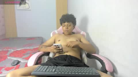 Snapshot of spiderdann_01 chatting on March 16, 1:33 am spiderdann_01 online show from March 16, 1:33 am