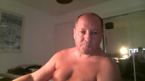 Snapshot of spidey1051a chatting on February 5, 11:55 am spidey1051a online show from February 5, 11:55 am