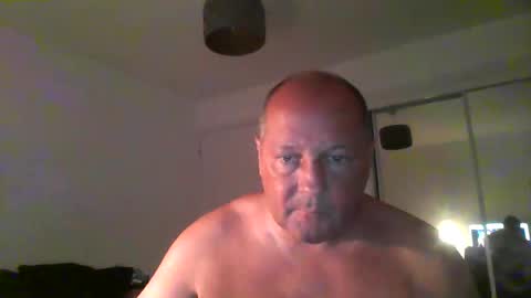 Snapshot of spidey1051a chatting on November 22, 8:24 am spidey1051a online show from November 22, 8:24 am