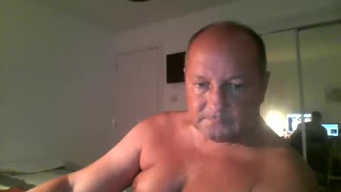 Snapshot of spidey1051a chatting on December 1, 12:10 pm spidey1051a online show from December 1, 12:10 pm