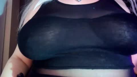 Snapshot of spinnerbitch chatting on March 20, 4:23 pm Vanessa Spade online show from March 20, 4:23 pm